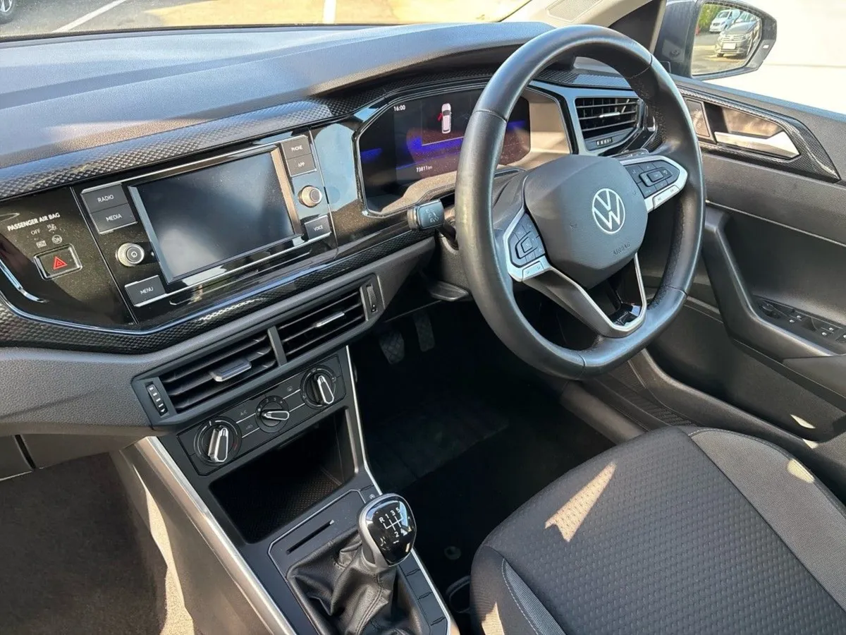 Volkswagen Polo Life 1.0 95hp Manual - Image 3