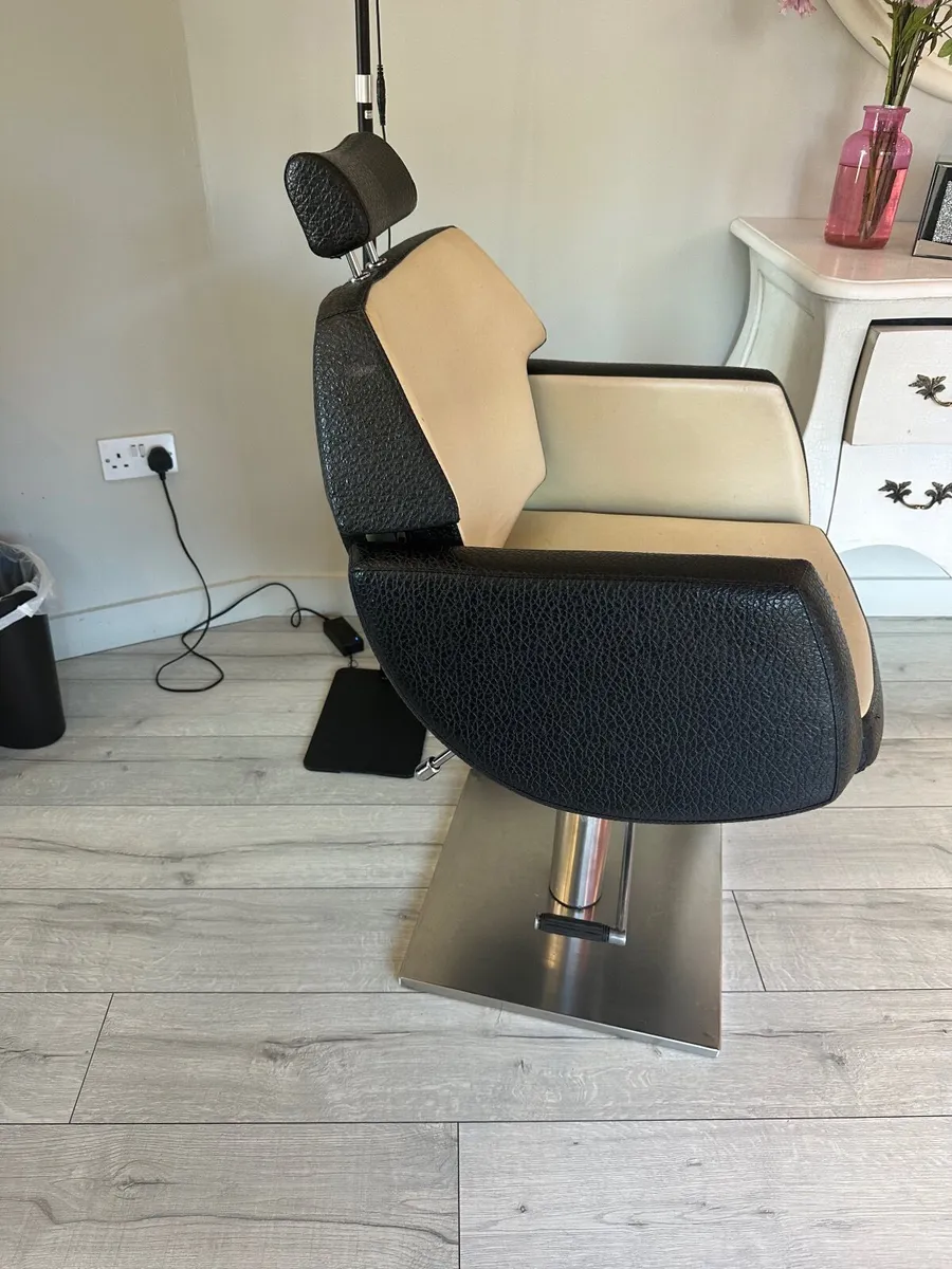 Brow Chair - Image 3