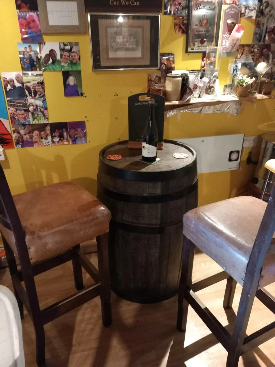 Oak Barrel bar table with stools