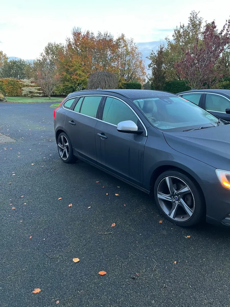 Volvo V60 R-Design 2015 - Image 1