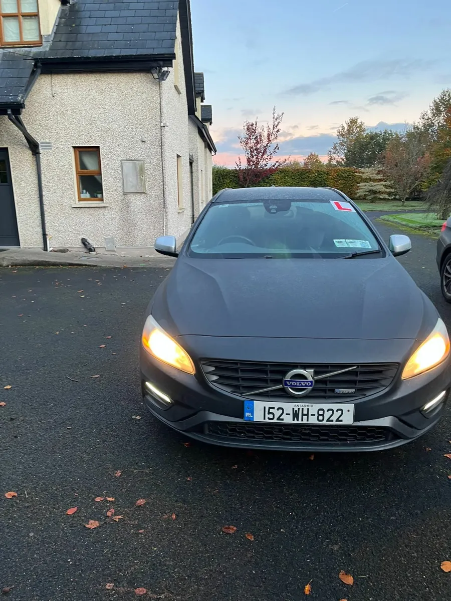 Volvo V60 R-Design 2015 - Image 3