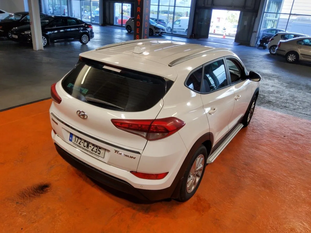 Hyundai Tucson 1.7 D Executive - Image 3