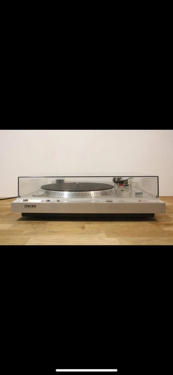 Sony turntable - Image 1