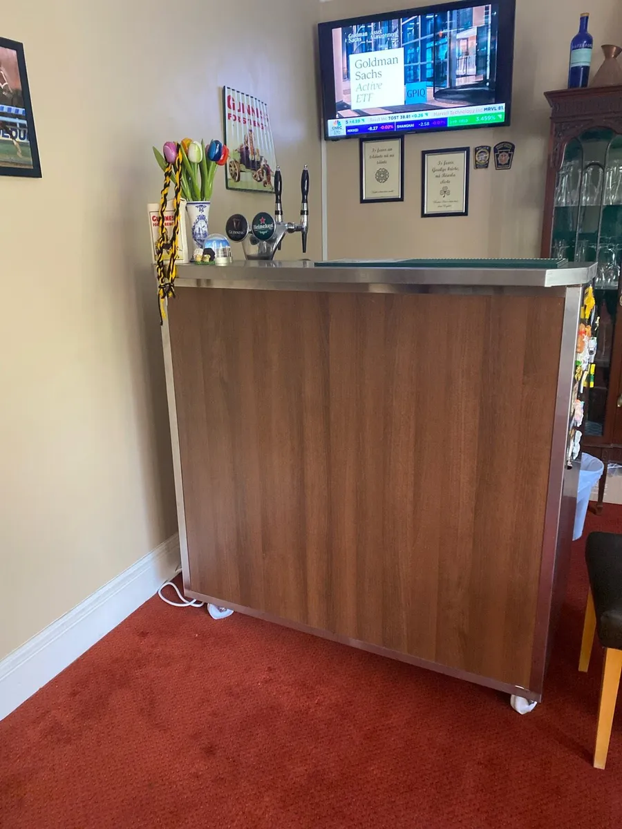 Bar on wheels €1650 ono - Image 1