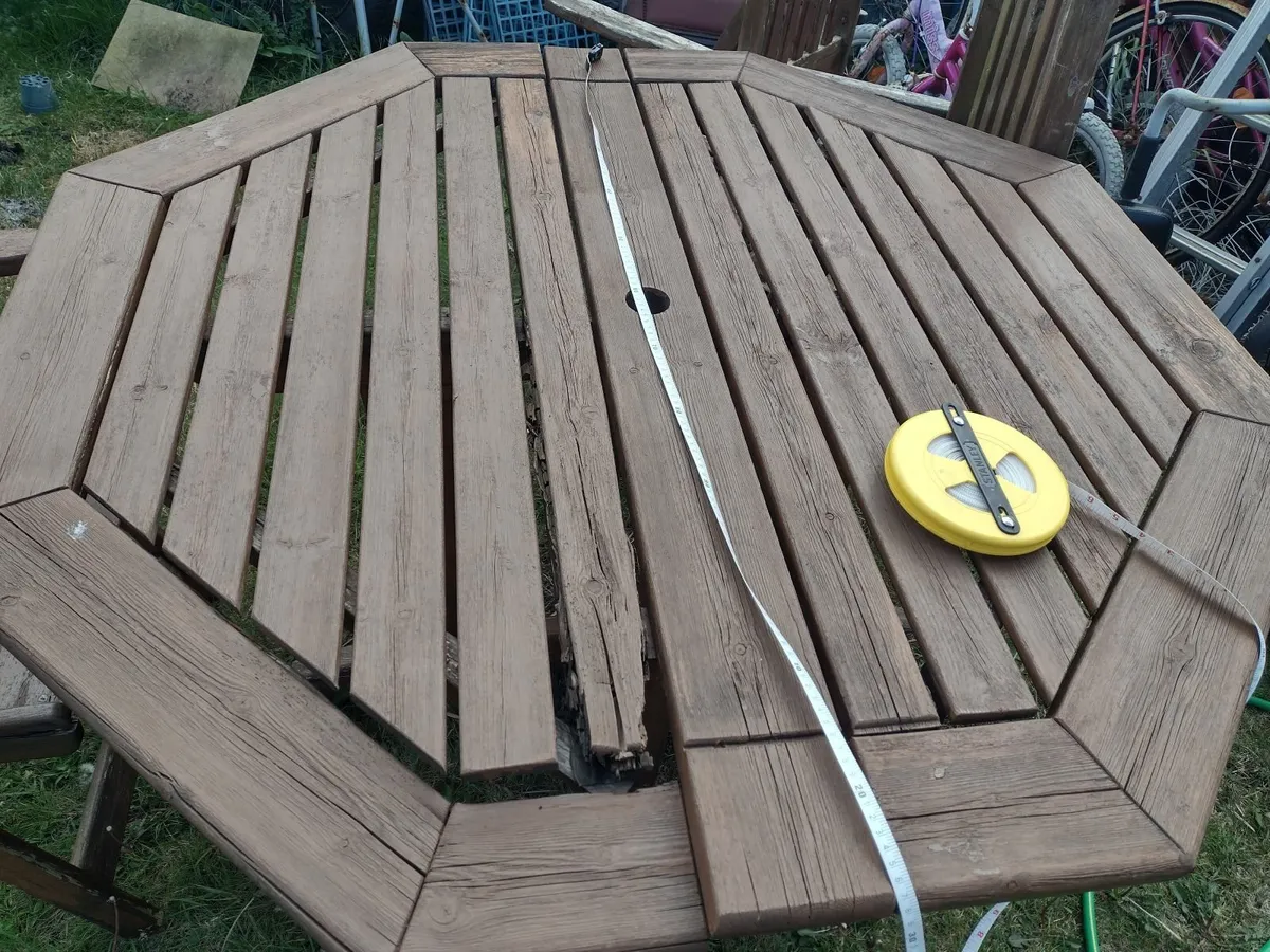 Large heavy teak garden table - Image 1