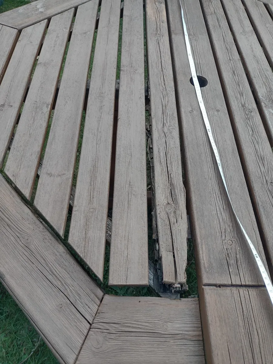 Large heavy teak garden table - Image 2