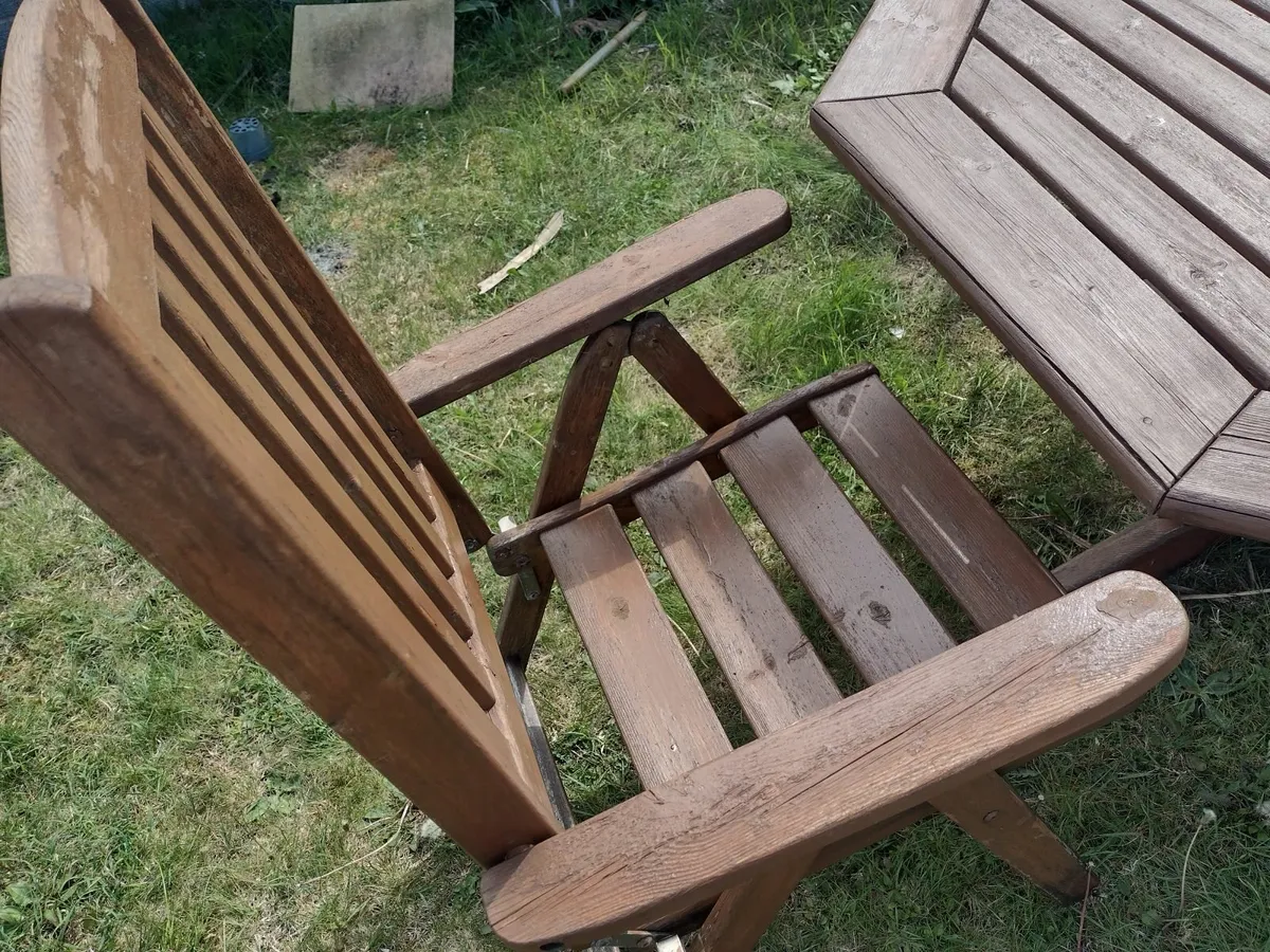 Large heavy teak garden table - Image 3