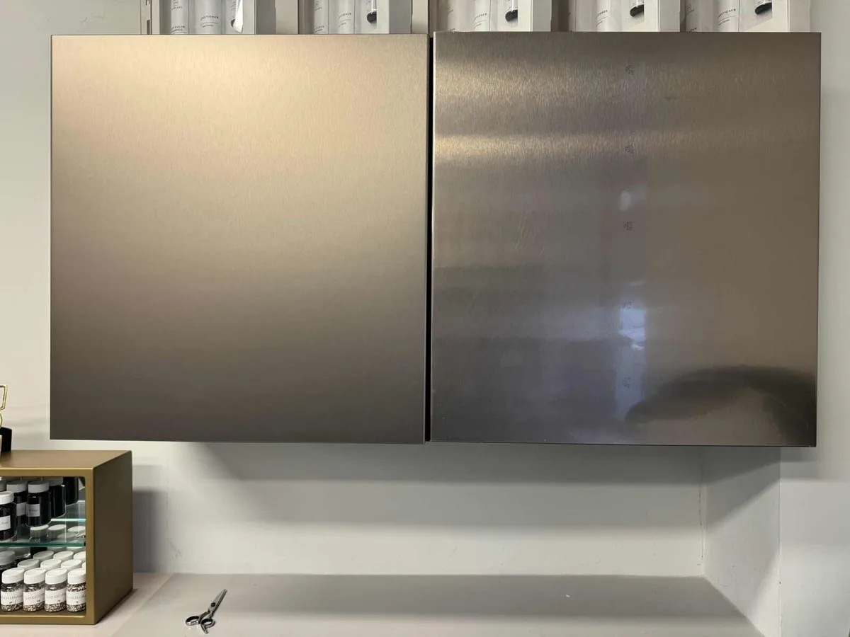 Wall mounted cabinet - Image 1