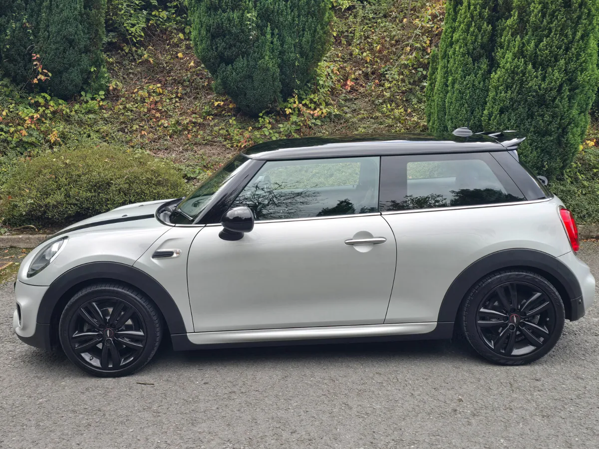 192 MINI COOPER SPECIAL EDITION JCW - Image 4