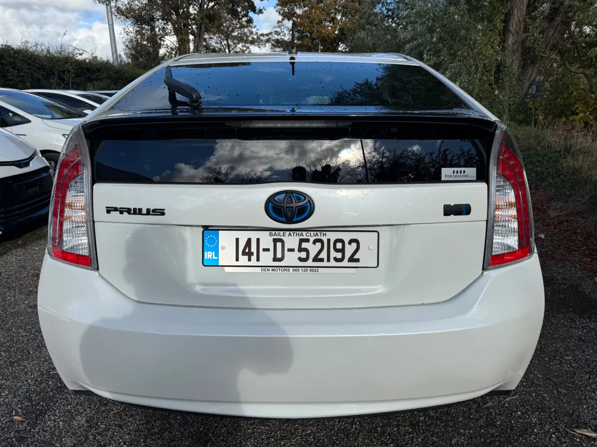 Toyota Prius 2014 G-Model - Image 4