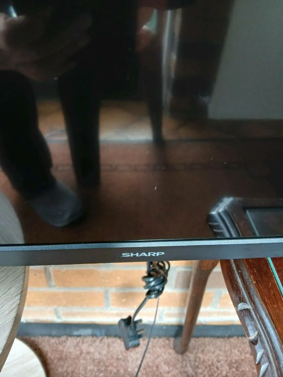 Sharp 32inch Smart hdmi tv. - Image 2