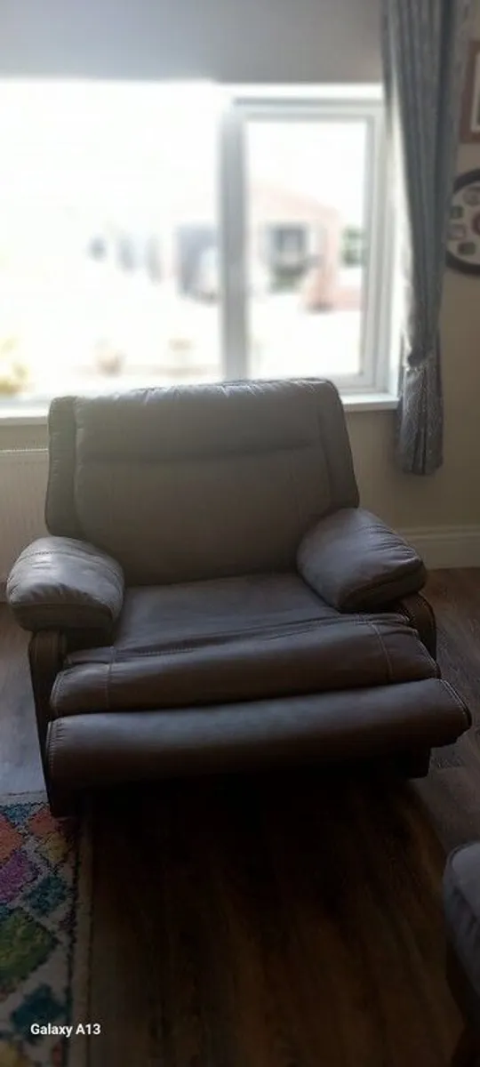 Armchair - Image 3