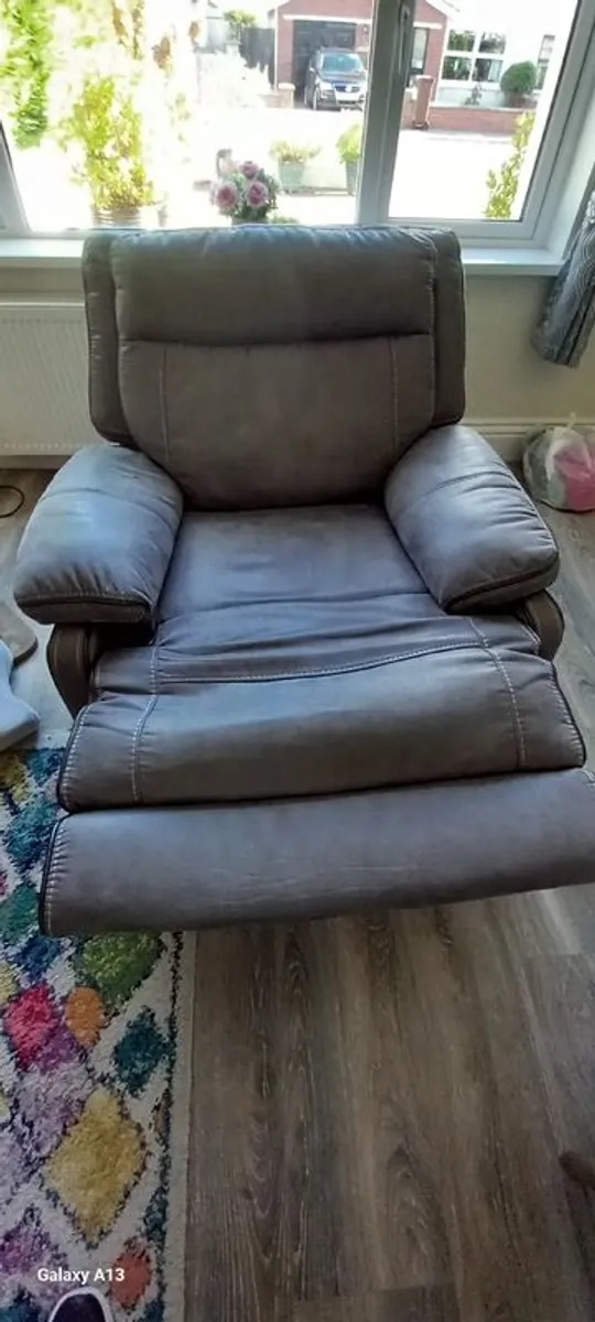 Armchair - Image 4