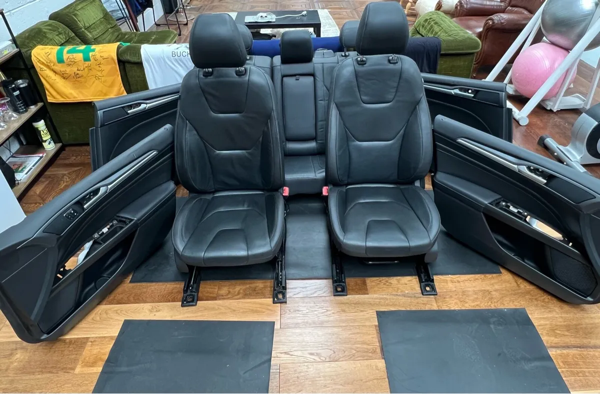 Ford mondeo mk5 leather heated seats - Image 1