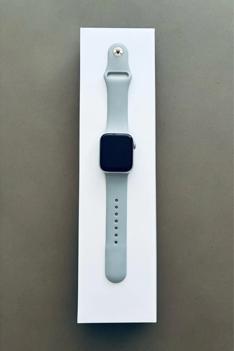Apple Watch Series 6 - Silver 40mm - Image 4