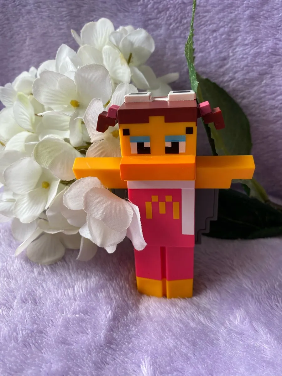 A Minecraft Movie Figurine Toy - Image 2