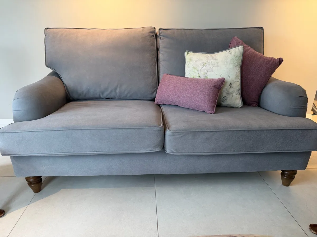 Drumbriston Sofa - Image 1