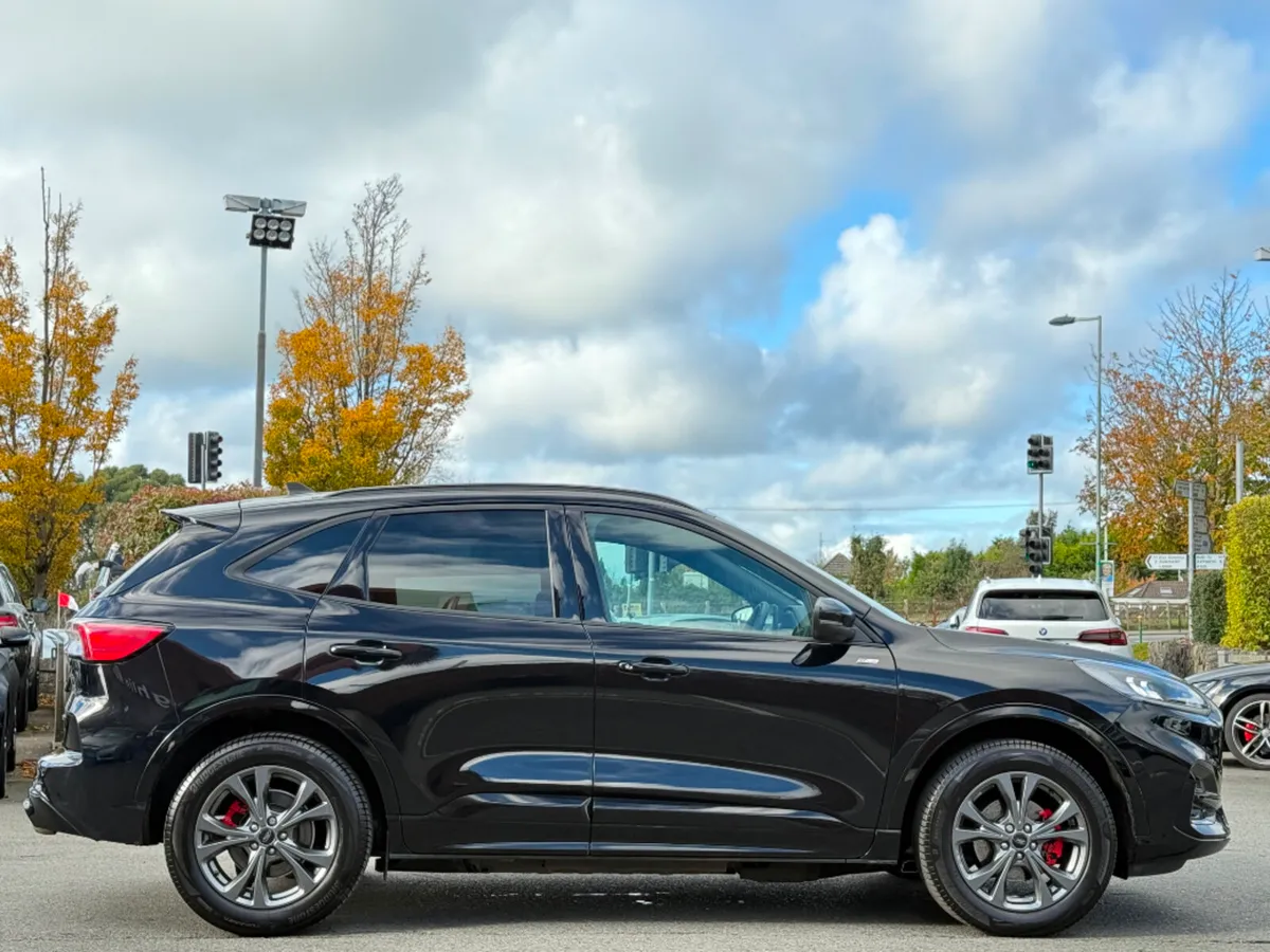 Ford Kuga St-LINE 2.5PHEV 225BHP AUTO *HIGH SPEC* - Image 3