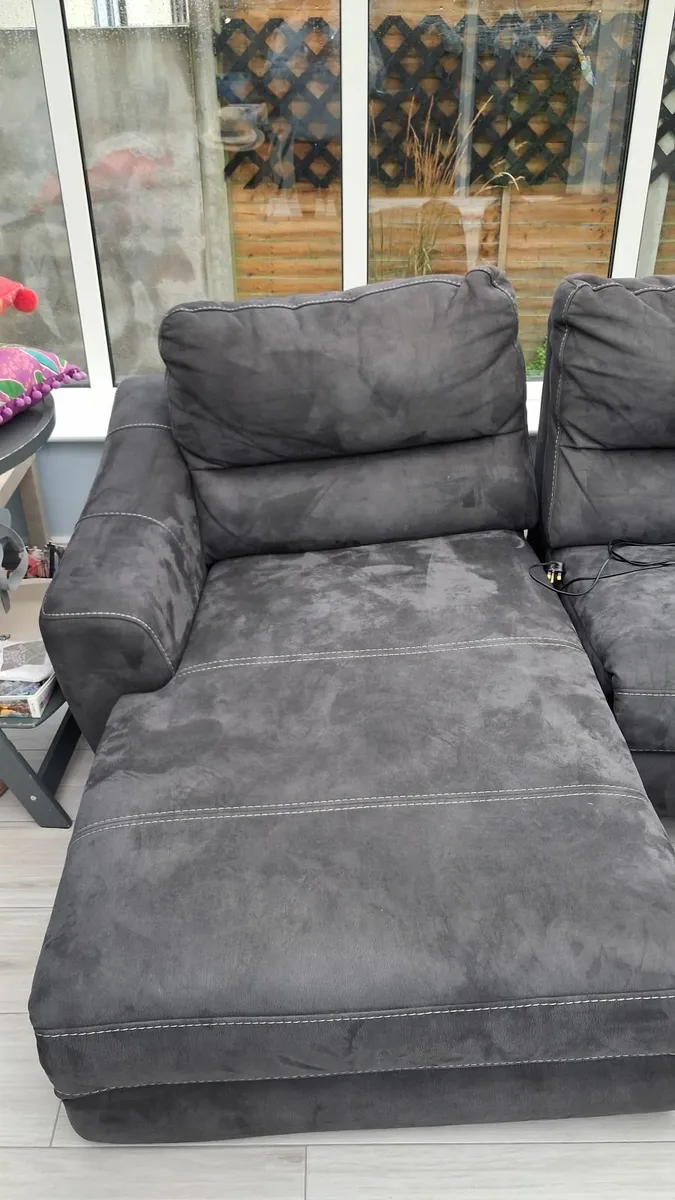 Couch - Image 4