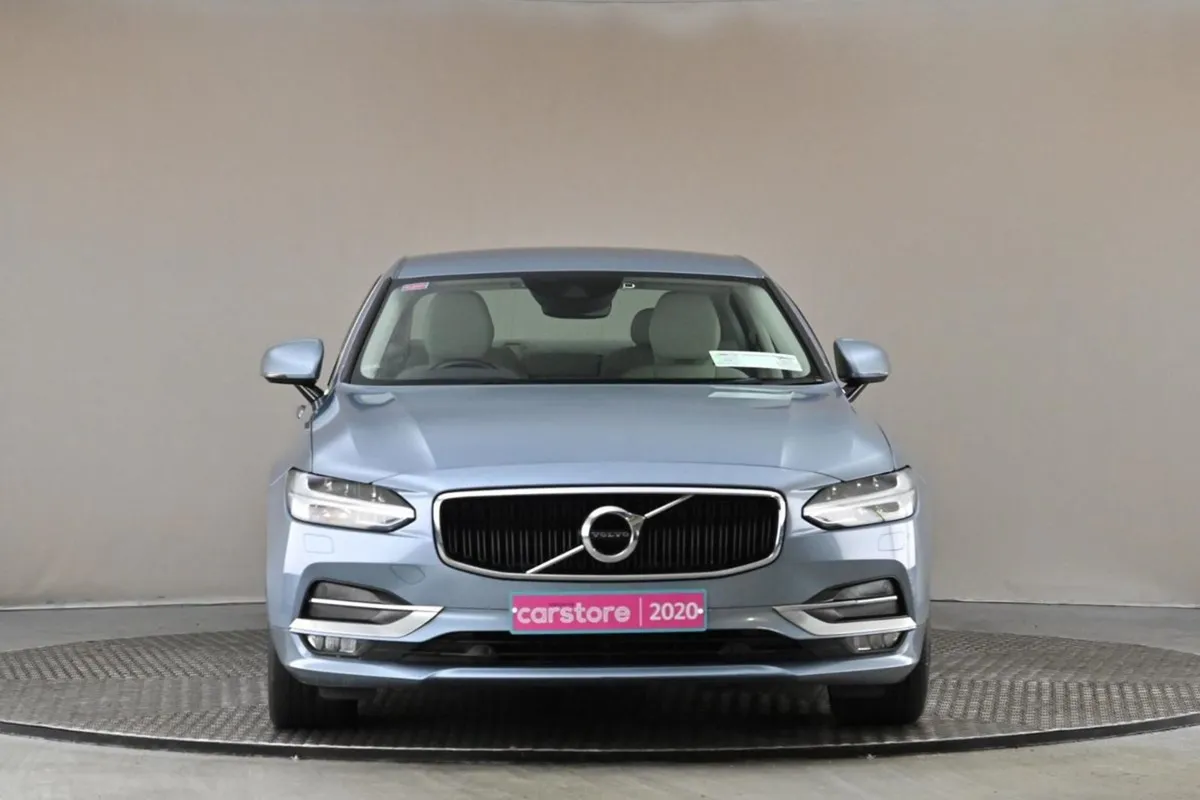 Volvo S90 2.0 D4 190BHP Momentum  full Beige Leat - Image 2