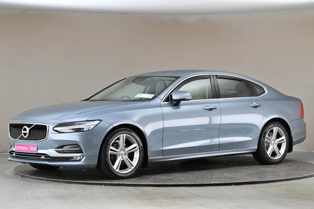 Volvo S90 2.0 D4 190BHP Momentum  full Beige Leat - Image 4