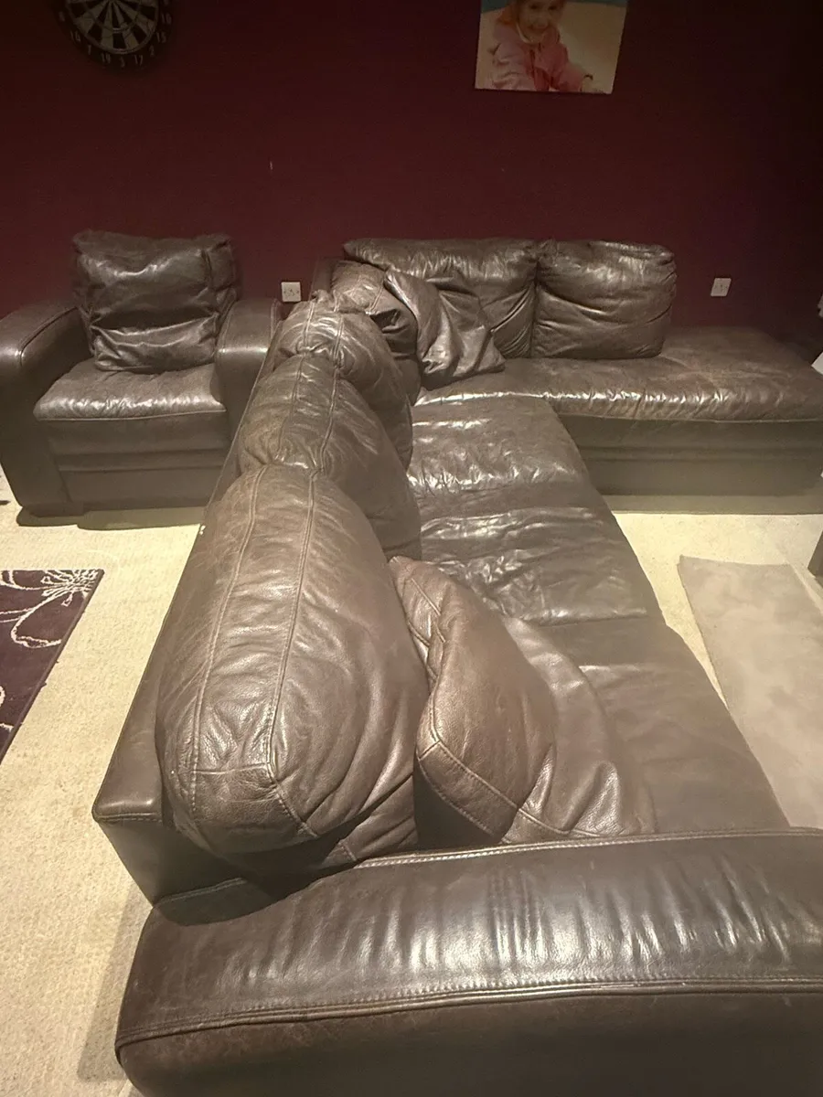 Brown leather L-shaped sofa and matching armchair - Image 3