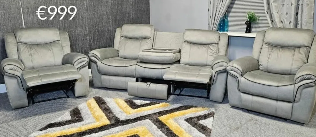 Recliner sofa - Image 1