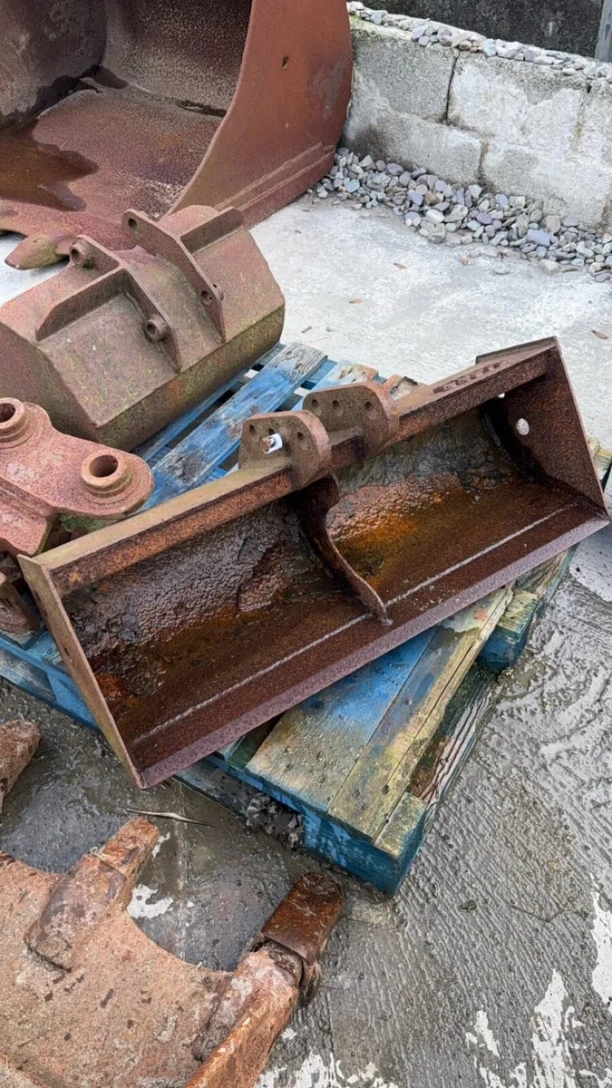 Digger buckets / quick hitch - Image 4