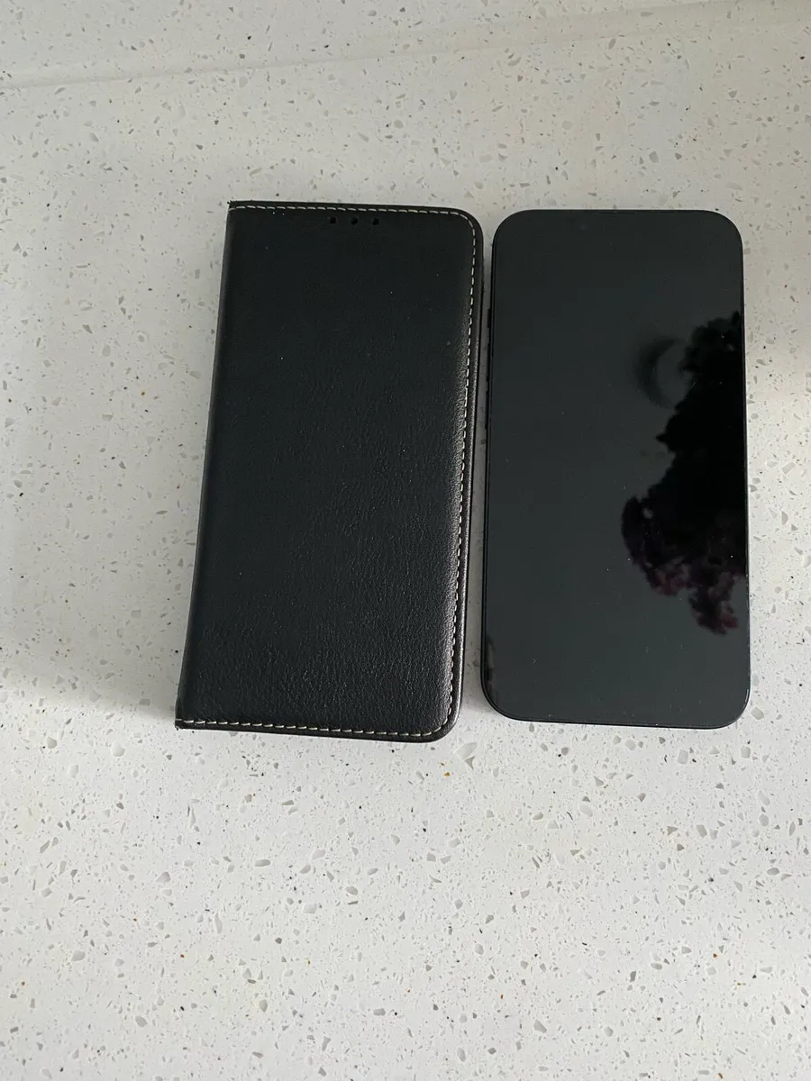 Iphone 14 with leather phone case - Image 4