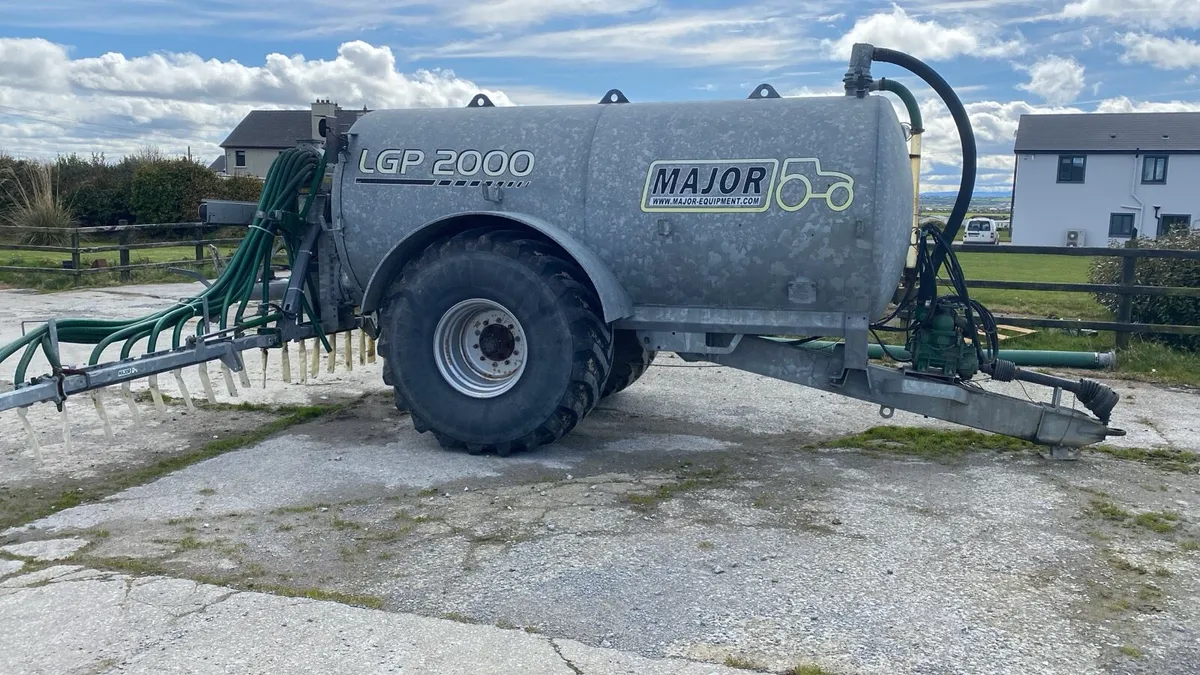 Vacuum tanker - Image 1