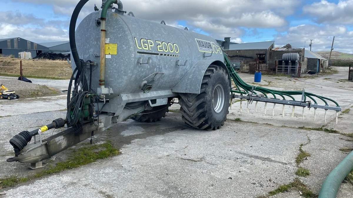 Vacuum tanker - Image 2