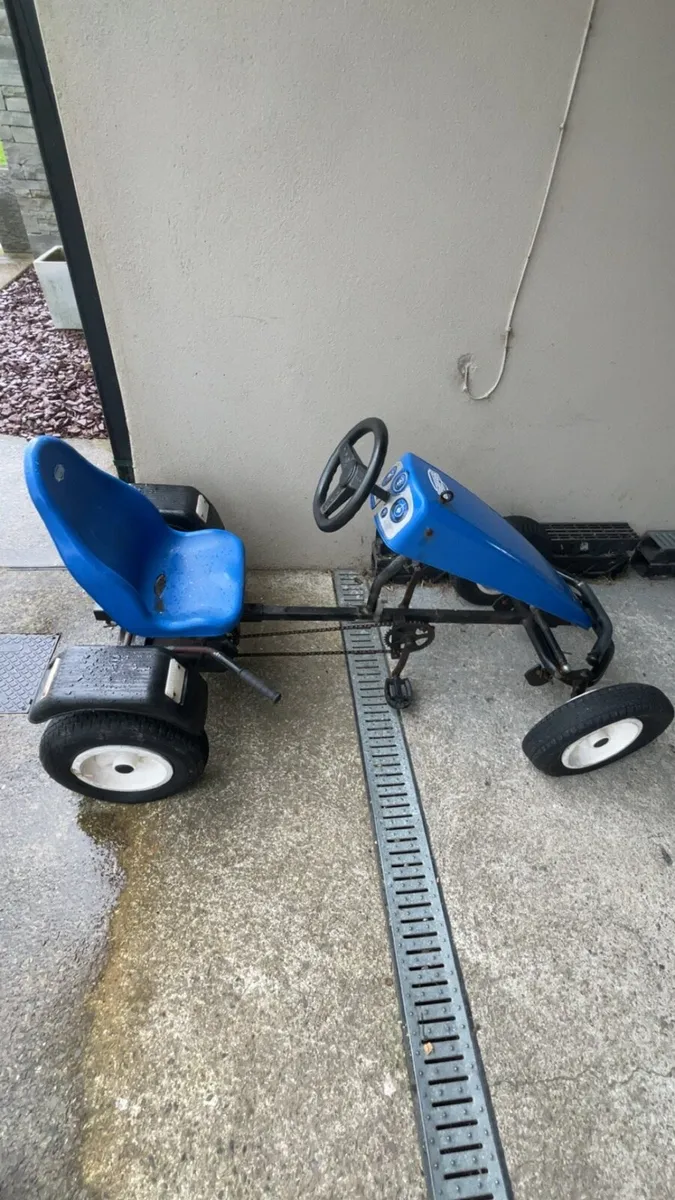 Berg go kart with loader and attachments - Image 2