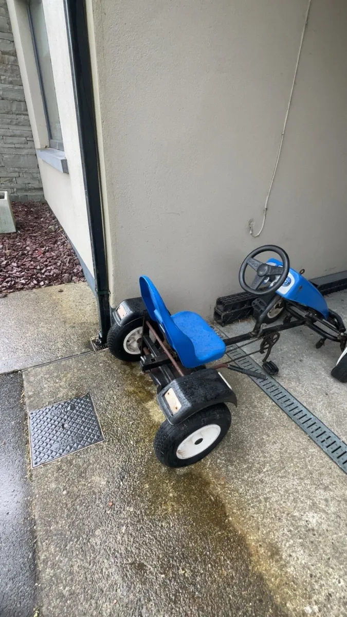 Berg go kart with loader and attachments - Image 3