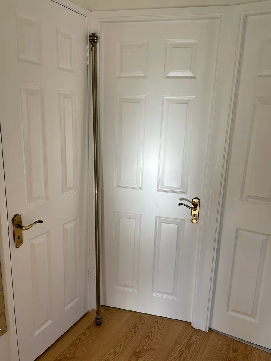 Curtain pole