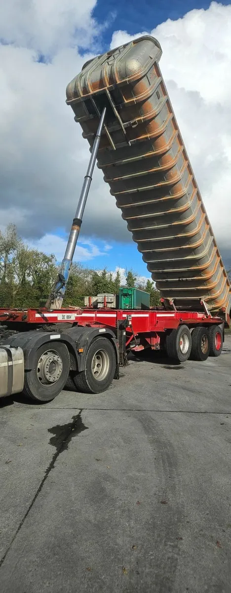 Sand and Gravel Tipper - Image 1