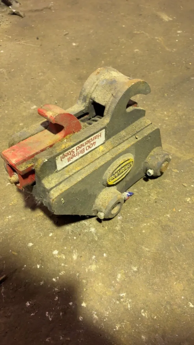 Digger buckets / quick hitch - Image 3