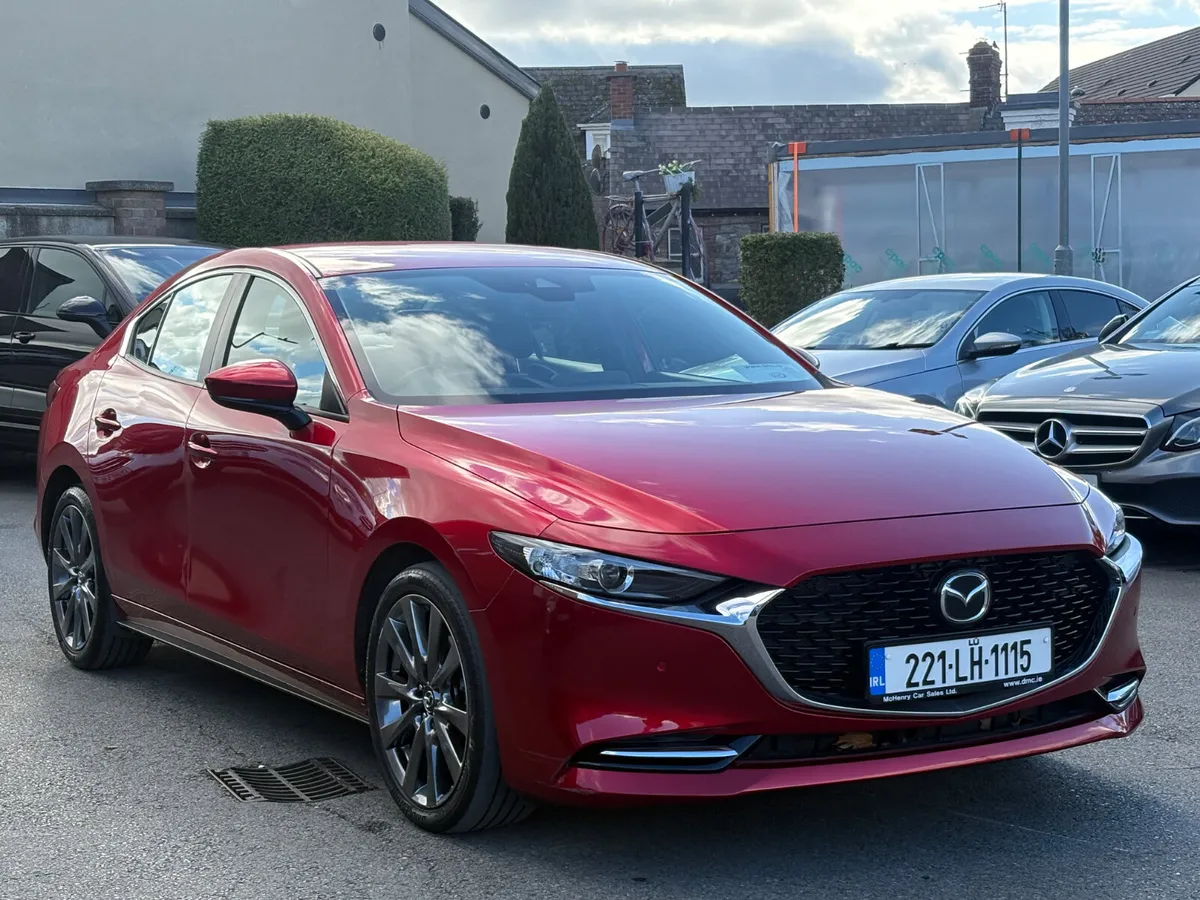 221 Mazda 3 SKY-X 2.0 Petrol Platinum *Low Kils* - Image 3