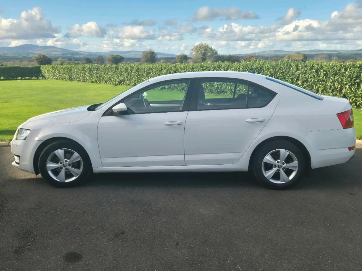 Skoda Octavia 1.6 Diesel - Image 2