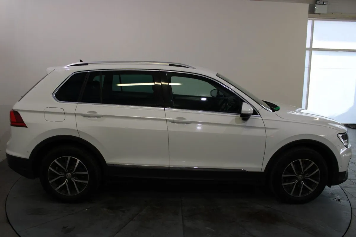 Volkswagen Tiguan 2.0 TDI M6F 150HP 5DR - Image 4