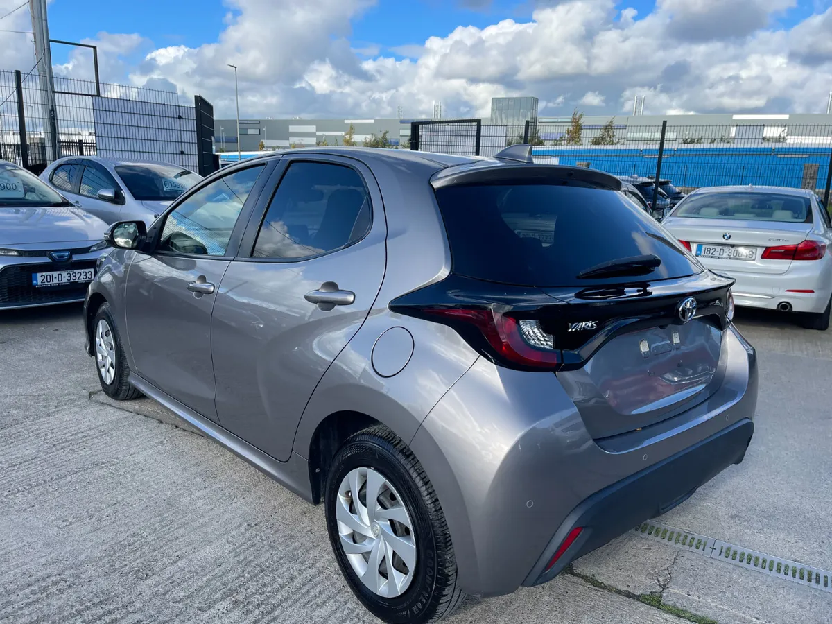201 Toyota Yaris 1.0 Petrol Automatic 5dr Model - Image 4