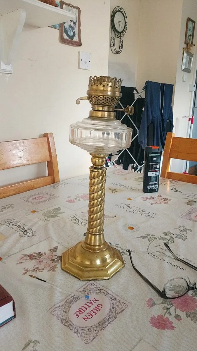 Victorian oil lamps - Image 3
