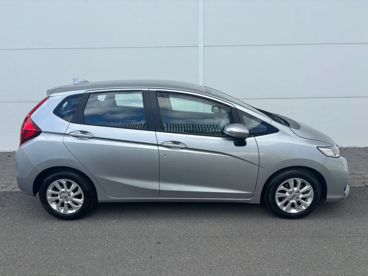 2019 HONDA JAZZ 1.3i ES 5 DR AUTOMATIC - Image 3