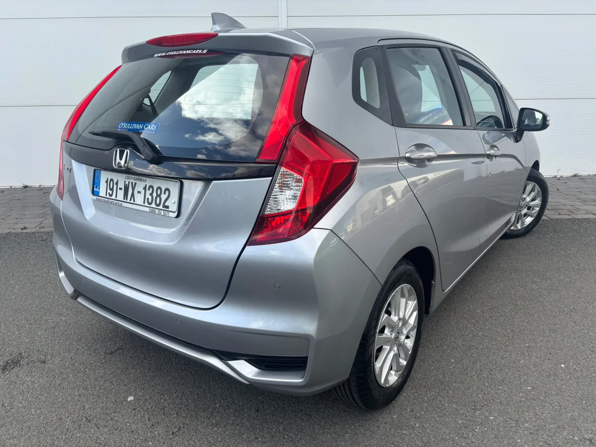 2019 HONDA JAZZ 1.3i ES 5 DR AUTOMATIC - Image 2