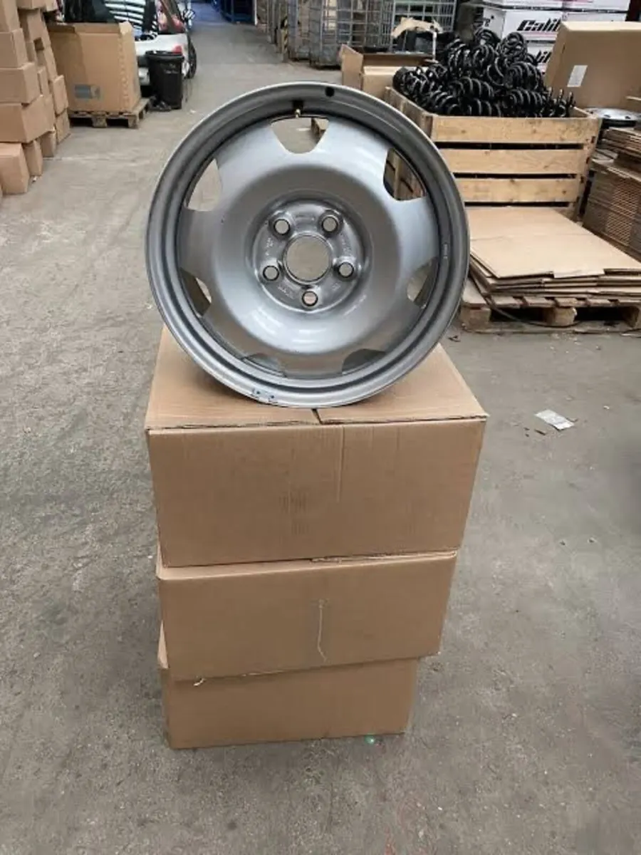 Brand New Genuine 17” Transporter Steel Rims & Tyr - Image 1