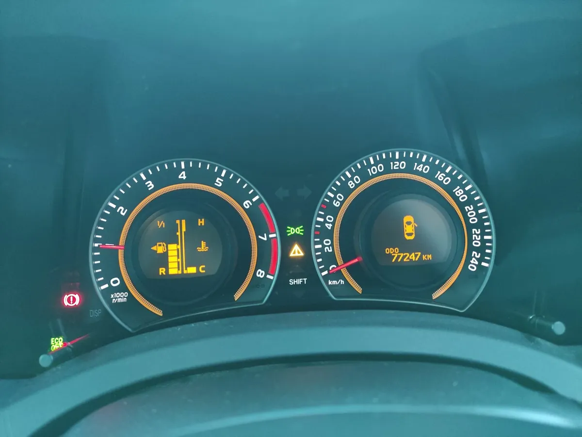 Toyota Auris Terra 2011 - Image 2