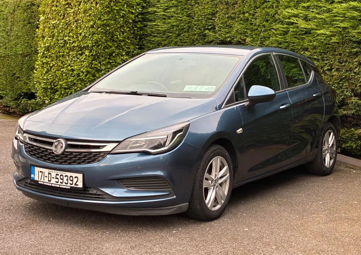 Vauxhall Astra 2017 *NCT 03-26* - Image 2