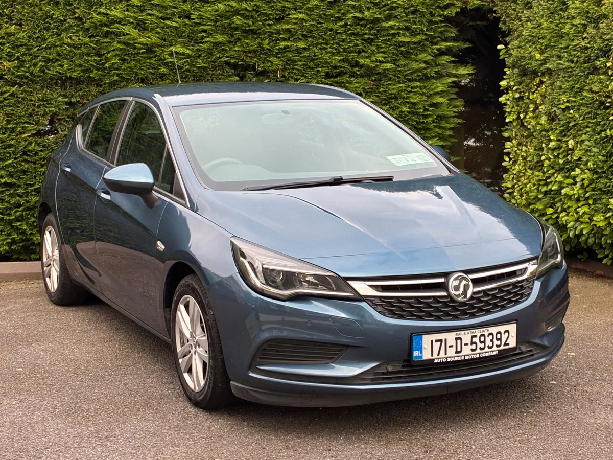 Vauxhall Astra 2017 *NCT 03-26* - Image 3