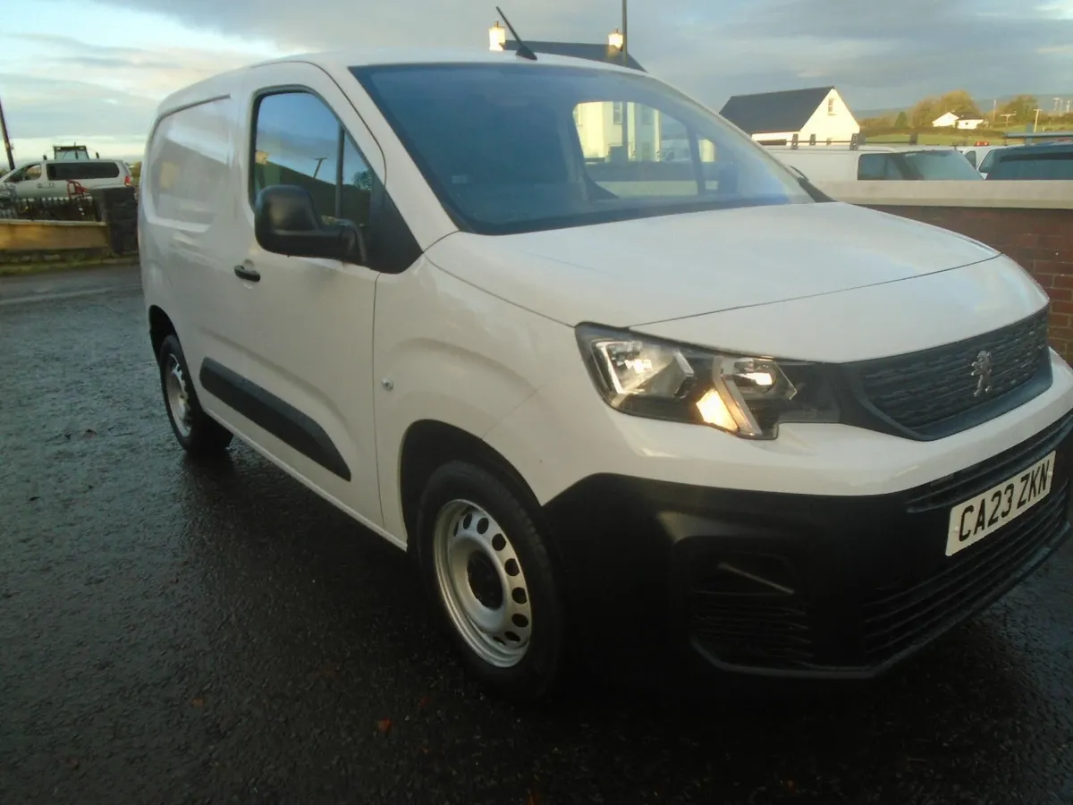 2023 Peugeot Partner PROFESSIONAL PREMIUM - Image 1