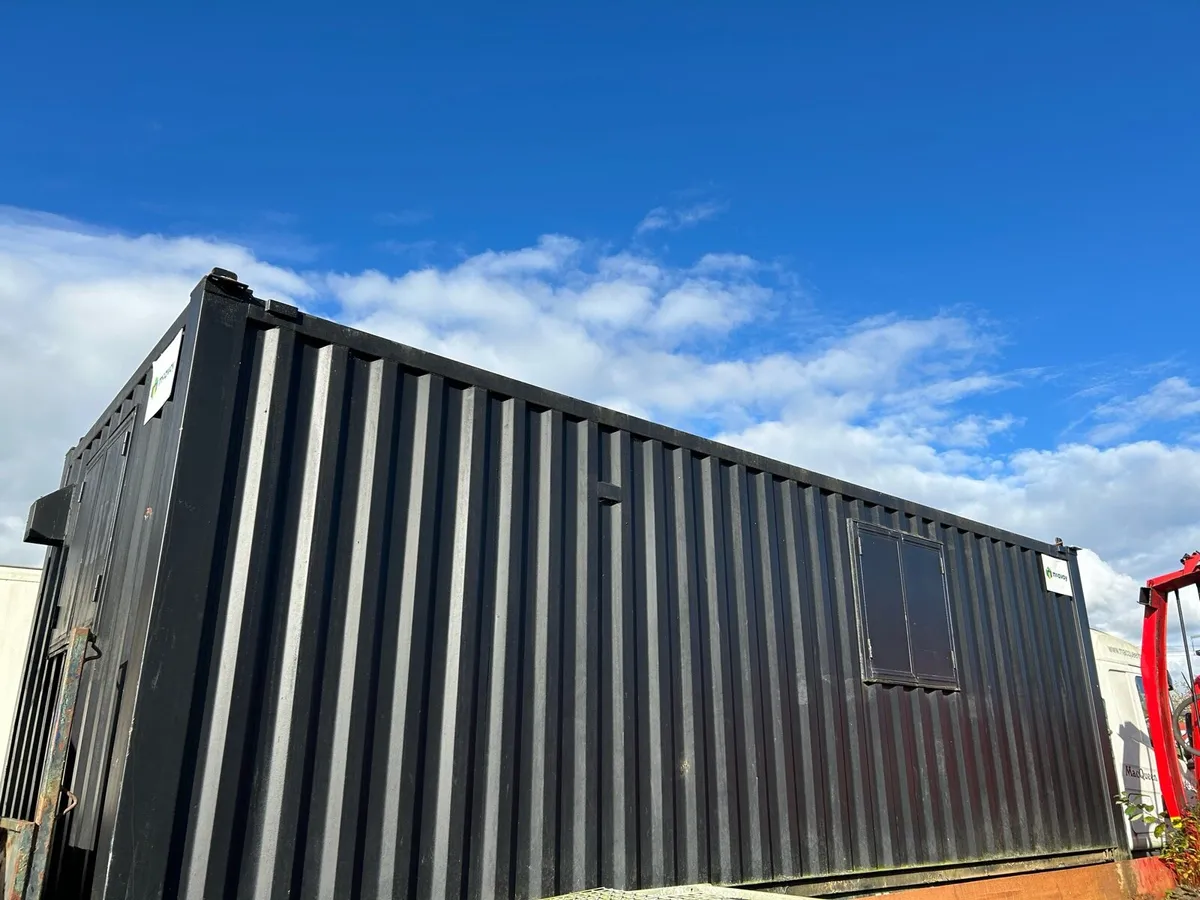 Container cabin 24’ x 9’ - Image 1