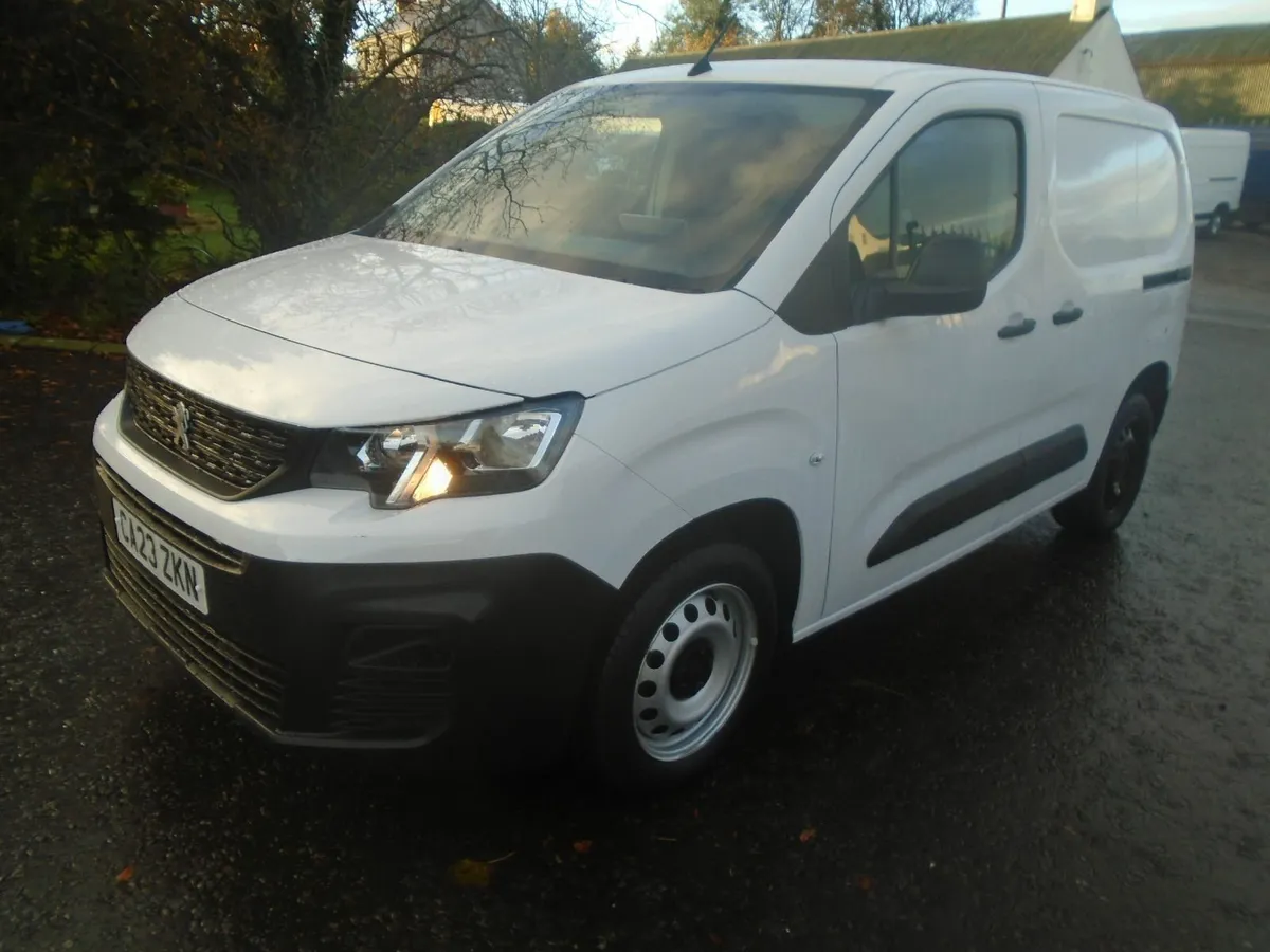 2023 Peugeot Partner PROFESSIONAL PREMIUM - Image 3